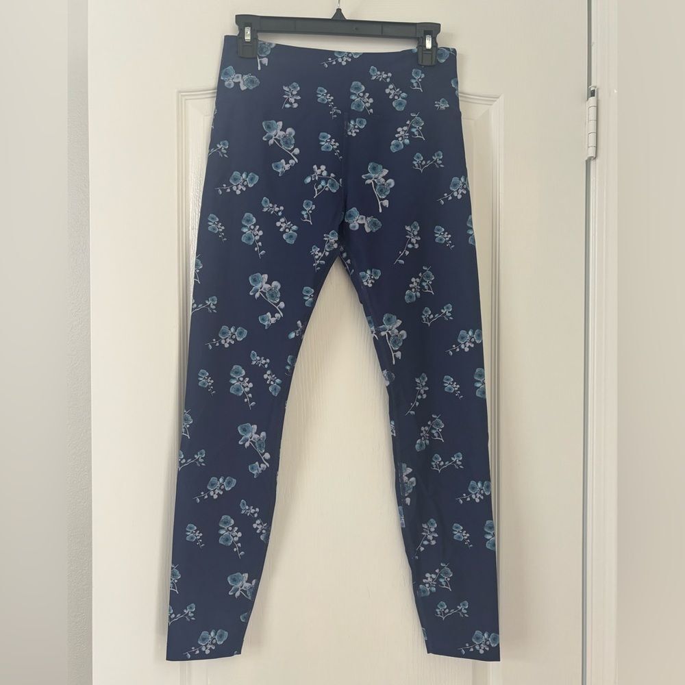 Lorna Jane Navy Floral Leggings